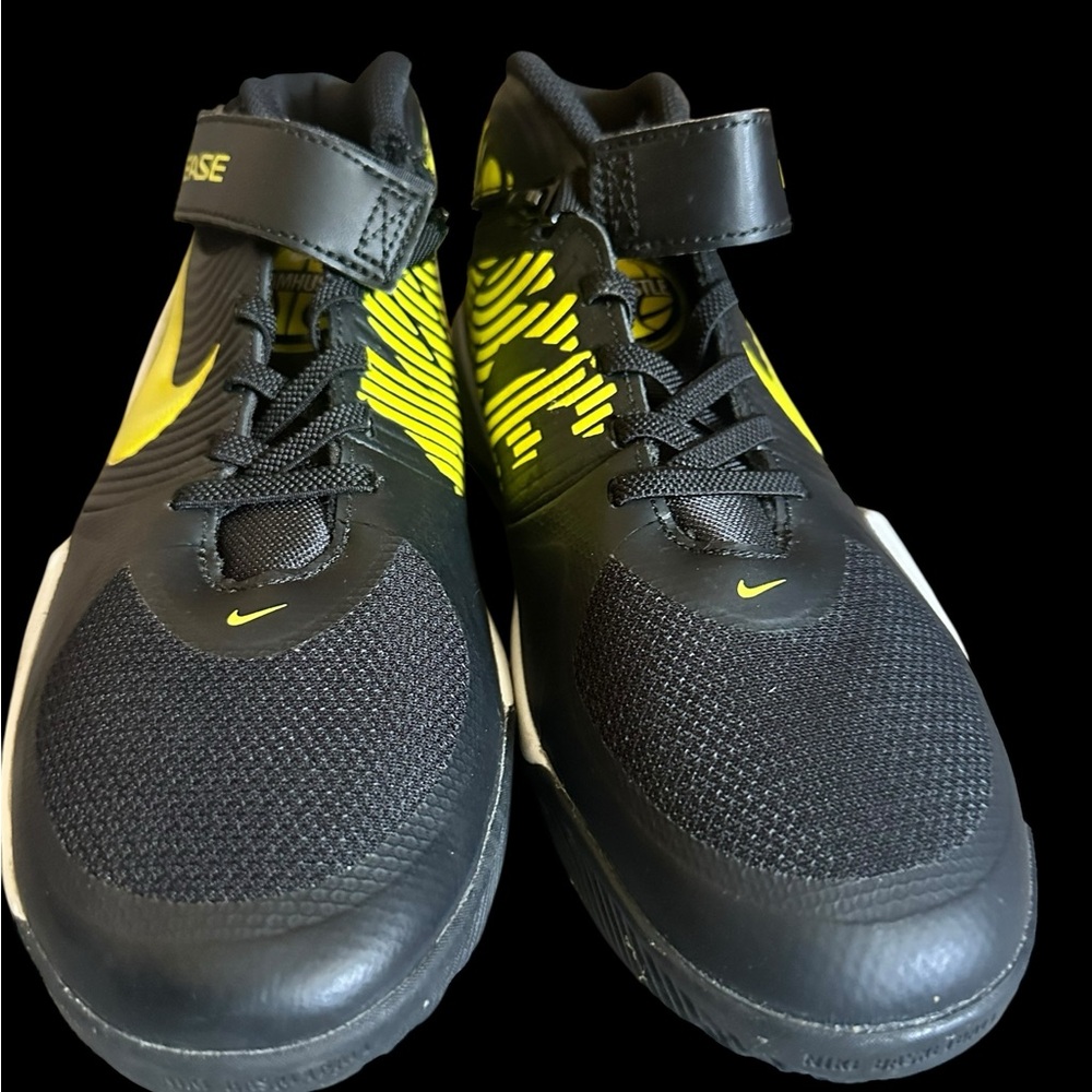 Nike Kids Black and Yellow Shoes 6
